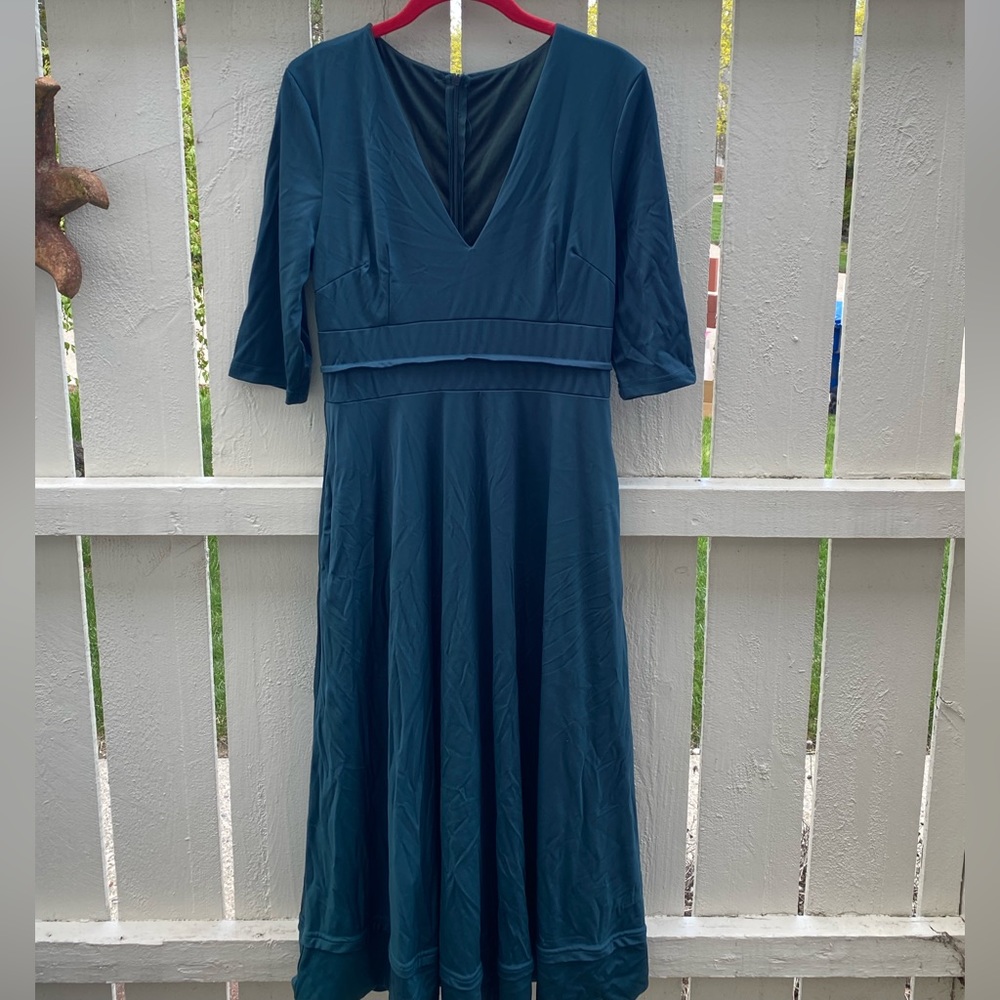 MIDI V-Neck Dress
